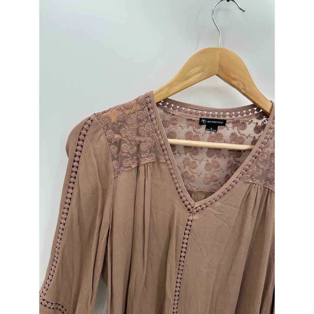 New Directions Mauve Taupe Lace Crochet V-Neck Peasant Blouse Small M9990199N4 - Picture 5 of 10
